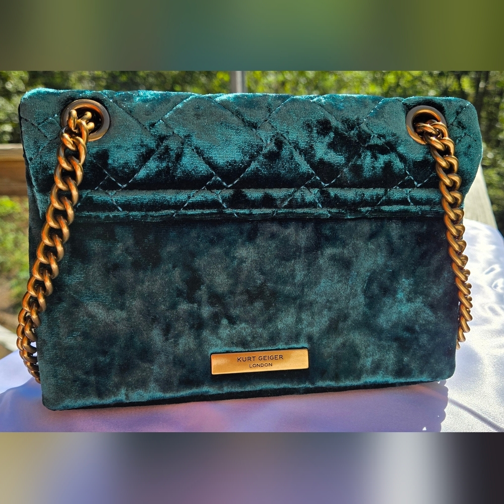 Kurt Geiger Green Velvet Crossbody Bag with Gold Chain - Picture 6 of 10